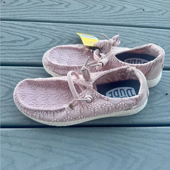 Hey Dude Women’s Size 7 Mauve Lace Slip-On Shoes Floral Crochet Lightweight NWT - Picture 2 of 8